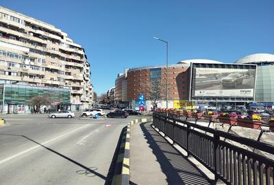 Spa?iu Ultracentral viz-a-vis de Mall - 4