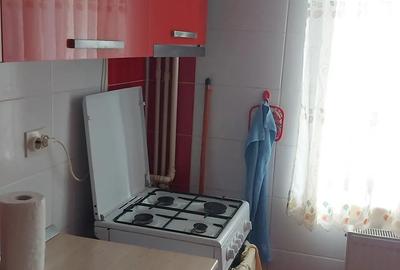 Inchiriez apartament 3 camere - 2