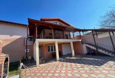 Casă cu 4 camere în Central - 8