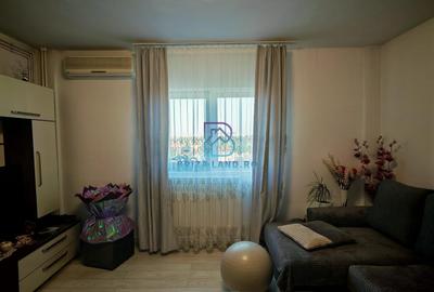 Doamna Ghica, bloc 2002, etaj 3/4, decomandat, doua bai - 6