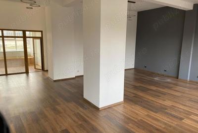 Spațiu comercial, de 207 mp, în Central - 1