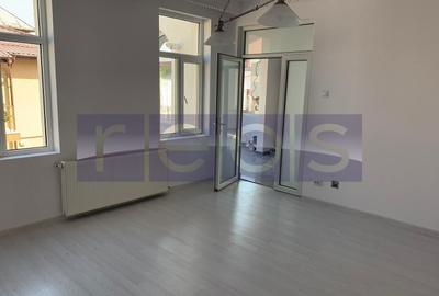 Casă individuală cu 9 camere cu Canalizare în Eminescu - 3