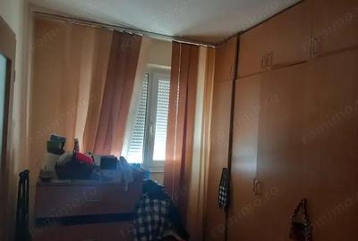 2 cam mobilat si utilat etaj 2 zona Sagului - 3