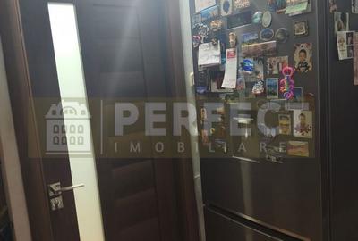 Apartament cu 3 camere decomandat în 9 Mai - 11