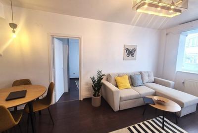 Apartament cu 2 camere semidecomandat în Calea Victoriei