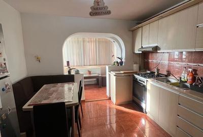 Apartament cu 2 camere decomandat în Central - 3