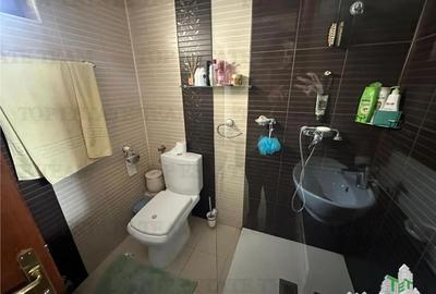 Casă cu 6 camere cu Canalizare în Bucureștii Noi - 5
