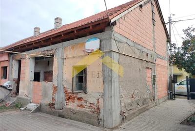 Casa de vanzare zona Parneava