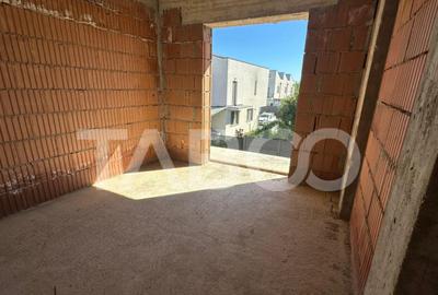 Casă cu 4 camere cu Teren 230 Mp în Central - 2