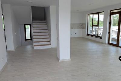 Casă cu 6 camere cu Teren 500 Mp în Găneasa - 7