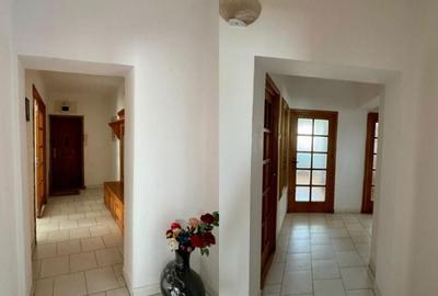 Apartament cu 4 camere decomandat în Tineretului - 3