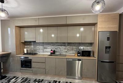 Apartament cu 2 camere semidecomandat, mobilat în Central