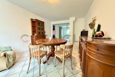 Apartament cu 3 camere semidecomandat, mobilat în Mărăști