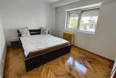 Apartament cu 3 camere decomandat, mobilat în Costin Georgian - 1