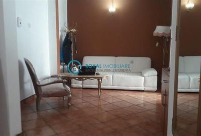 Royal Imobiliare - Vanzare Apartament zona Ultracentrala - 2