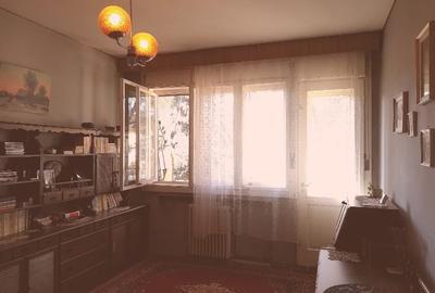 Vând apartament spațios cu 4 camere în cartierul Andrei Mureșanu - 5