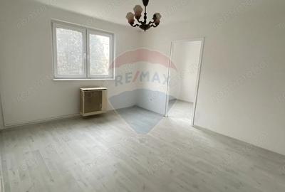 Apartament cu 3 camere semidecomandat în Nord - 5