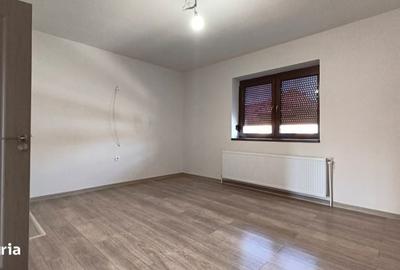 Casă cu 4 camere cu Teren 300 Mp în Central - 6