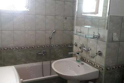 Inchiriez apartament 3 camere mobilat si utilat zona Decebal-Scala - 6