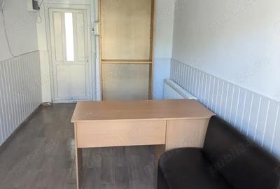 Spațiu comercial, de 105 mp, în Central - 4