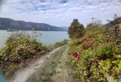 Vând teren pe clisura Dunării - 1