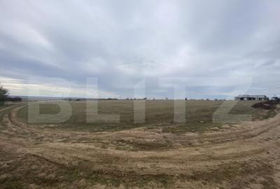 Teren partial intravilan 15000 mp, deschidere 136 m, zona Pa - 3