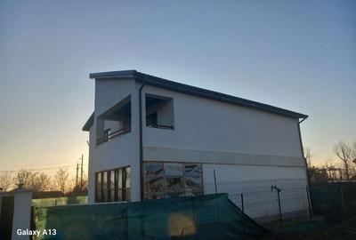 Casă cu 5 camere cu Teren 300 Mp în Găneasa - 2