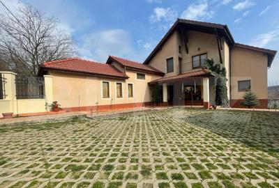 Proprietate versatila cu doua apartamente ?i casa cu tre Proprietate versatila cu doua apartamente ?i casa cu tre - 3