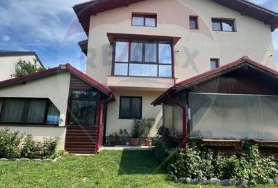 Casă individuală cu 8 camere cu Teren 843 Mp în 1 Decembrie - 1