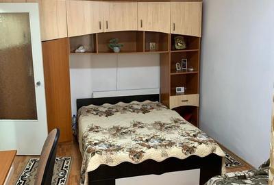 Casă cu 5 camere cu Teren 1600 Mp în Pietroasele - 3