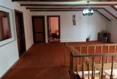 Casă cu 10 camere cu Teren 980 Mp în Central - 11