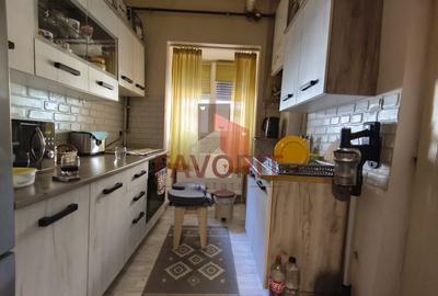 2 camere | parter | centrala proprie | mobilat si utilat | - 4