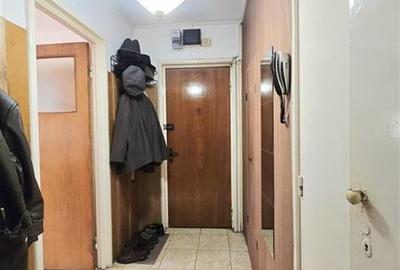 Apartament cu 3 camere semidecomandat în Teiul Doamnei - 11