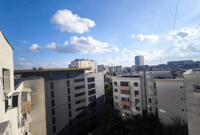 Apartament cu 4 camere decomandat în Amzei