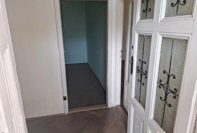 Apartament cu 3 camere semidecomandat în Central - 5