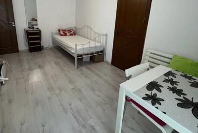 Direct propietar vand apartament doua camere zona Cire?ica - 1