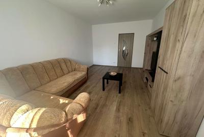 Apartament cu 2 camere decomandat în Micro 4 - 4