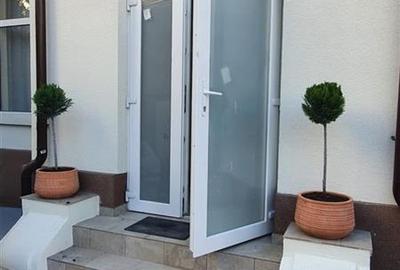 Casă individuală cu 3 camere cu Teren 50 Mp în Romană - 1