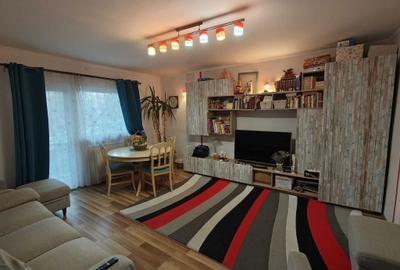 Apartament cu 4 camere decomandat în Micro 16 - 2