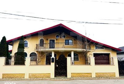 Casă cu 4 camere în Central - 1