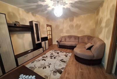 Apartament cu 2 camere semidecomandat, mobilat în Republicii
