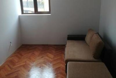 Casă cu 3 camere în Semicentral