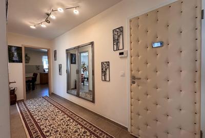 Apartament cu 3 camere decomandat, mobilat în Tractorul - 14