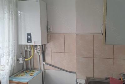 Garsonieră semidecomandată în Micro 38 - 2