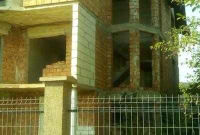 Casă individuală cu 6 camere în Unirii