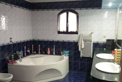 Casă cu 4 camere decomandat în Central - 3