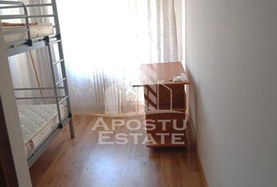 Garsoniera  renovata, 12 mp cu baie proprie, etajul 1, zona Sagului - 1