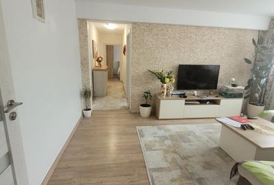 Apartament cu 3 camere semidecomandat, mobilat în Hipodrom 1 - 5