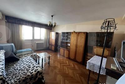 Apartament cu 3 camere decomandat în Dacia - 2
