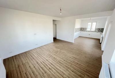 Casa dintre lacuri, Crevedia, cartier nou. - 5